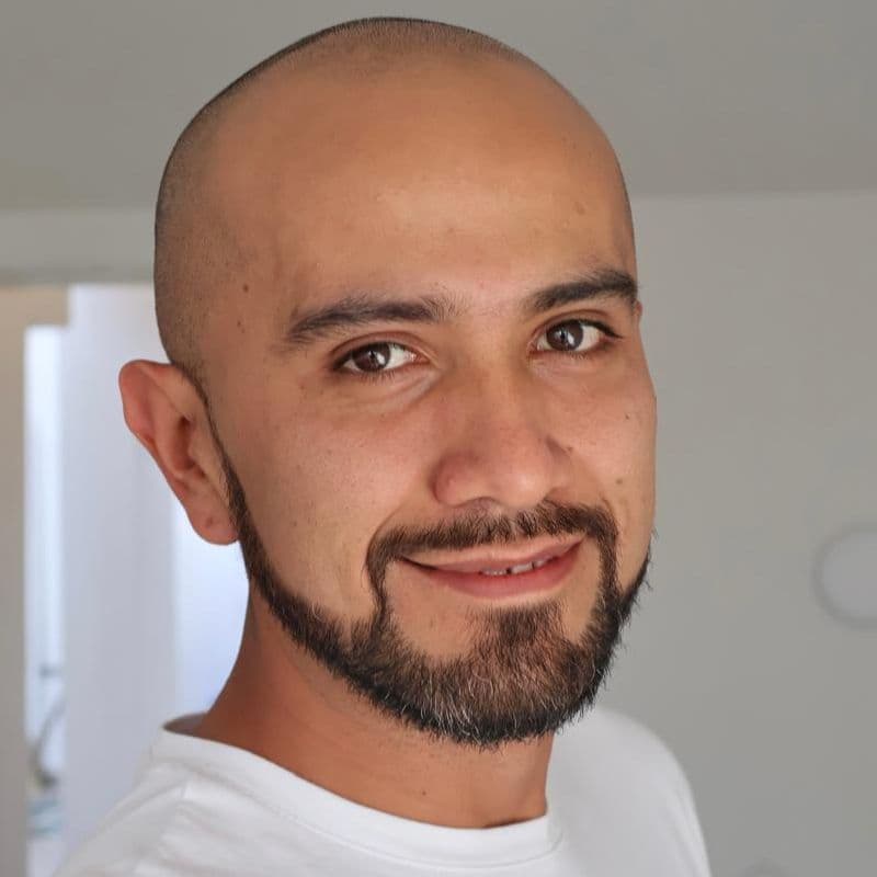 Retrato profesional de JAVIER MALAVER
